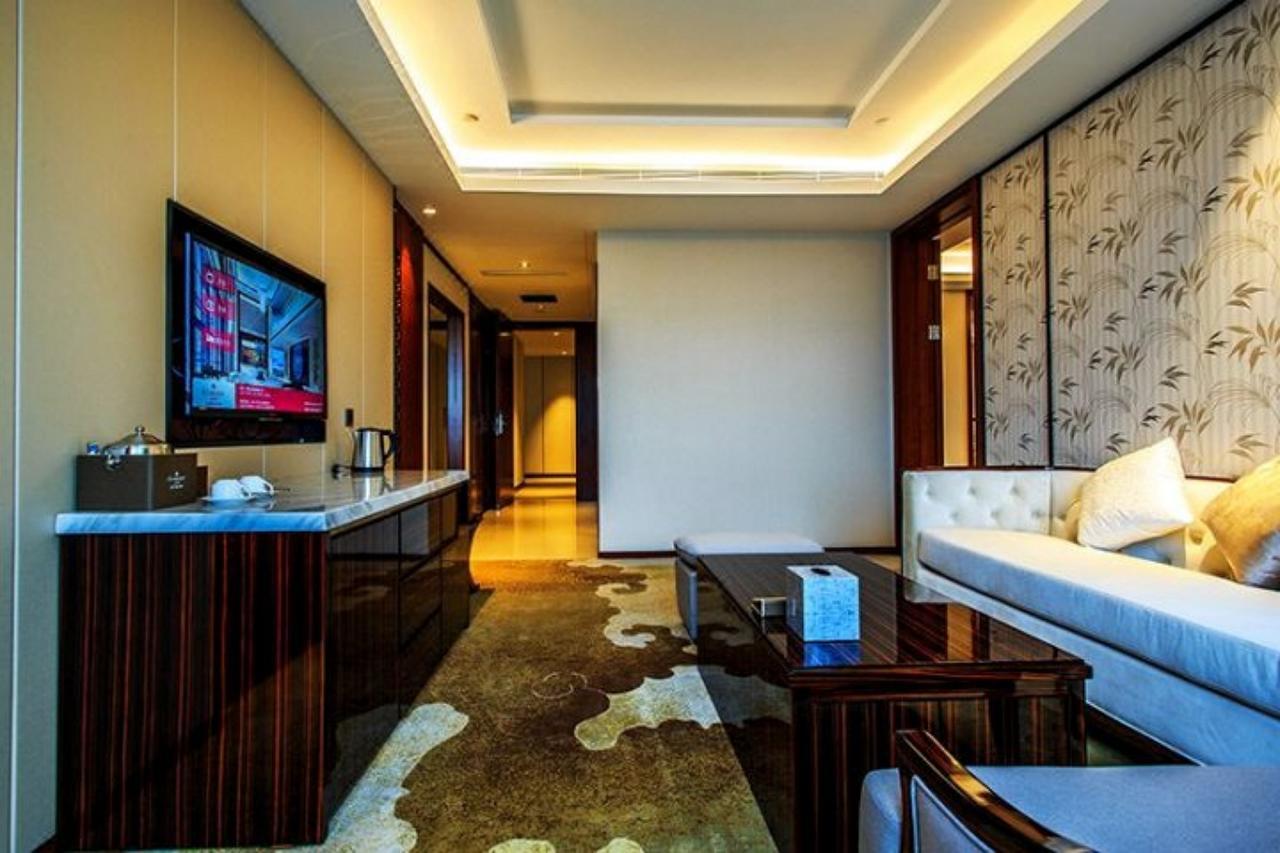 Ramada Jiaxing Hotel Exterior foto